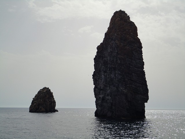 ヴルカーノ島近辺の岩礁