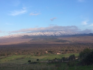 地球絶景紀行のエトナ山編の撮影コーディネート