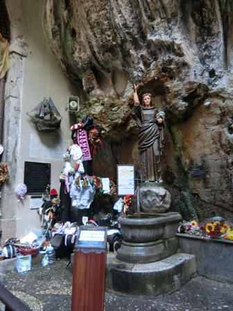 ペッレグリーノ山の洞窟教会サンタ・ロザリア聖堂