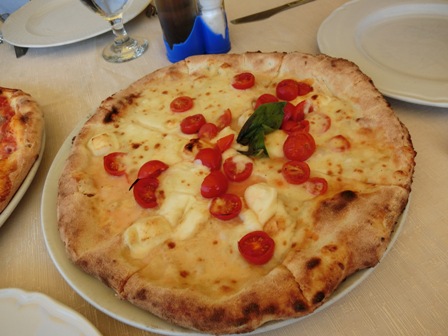 シラクーサ、アレトゥーサの泉の横にあるレストラン「Spizzica Al Vecchio Lavatoio」