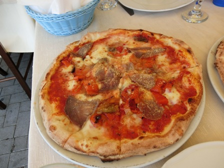 シラクーサ、アレトゥーサの泉の横にあるレストラン「Spizzica Al Vecchio Lavatoio」