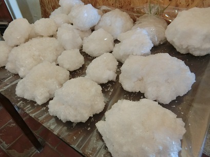 トラパニの塩田で塩山が見れる季節になりました